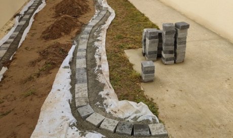Création, réalisation et aménagement de la cour d'un particulier proche de Chalon sur saône. 